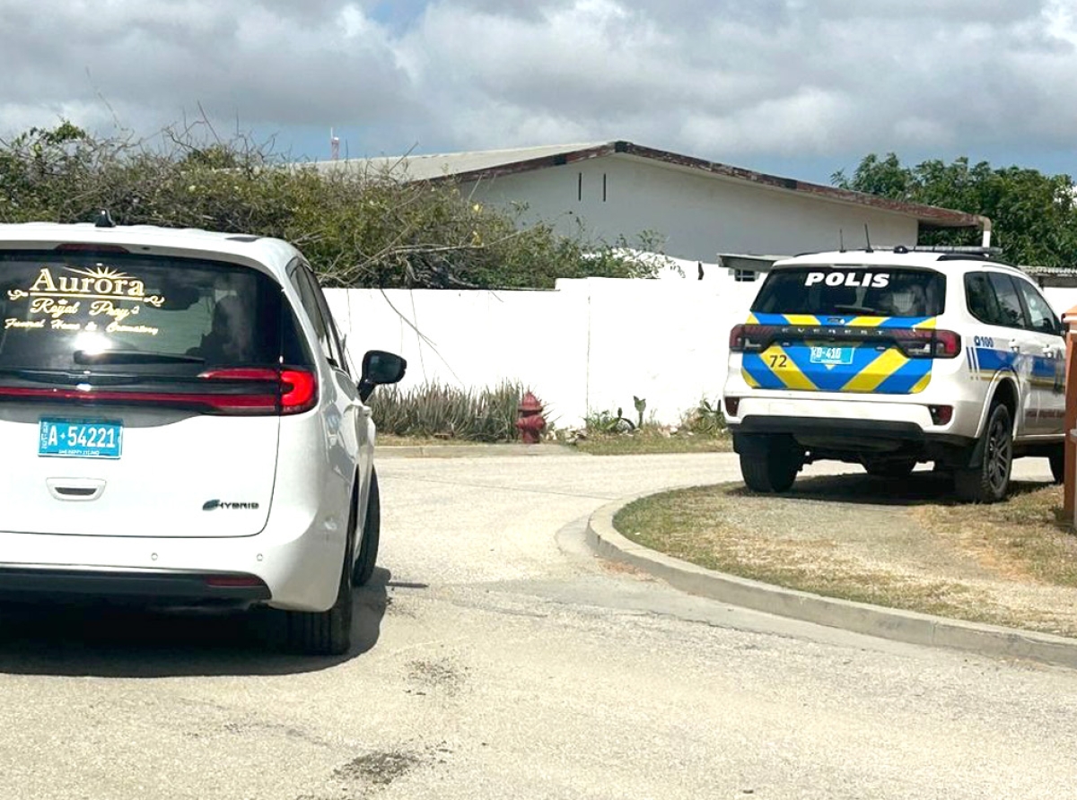 Turista a haya problema den lama na Mangel Halto y fayece